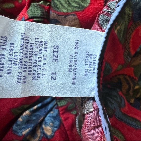 Signature by Jerell vintage red floral maxi skirt with pockets - Picture 9 of 9